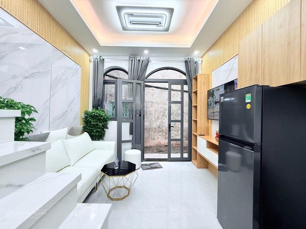 Nhỉnh 3 tỏi, 4 tầng btct ngay ngã tư hàng xanh thông điện biên phủ