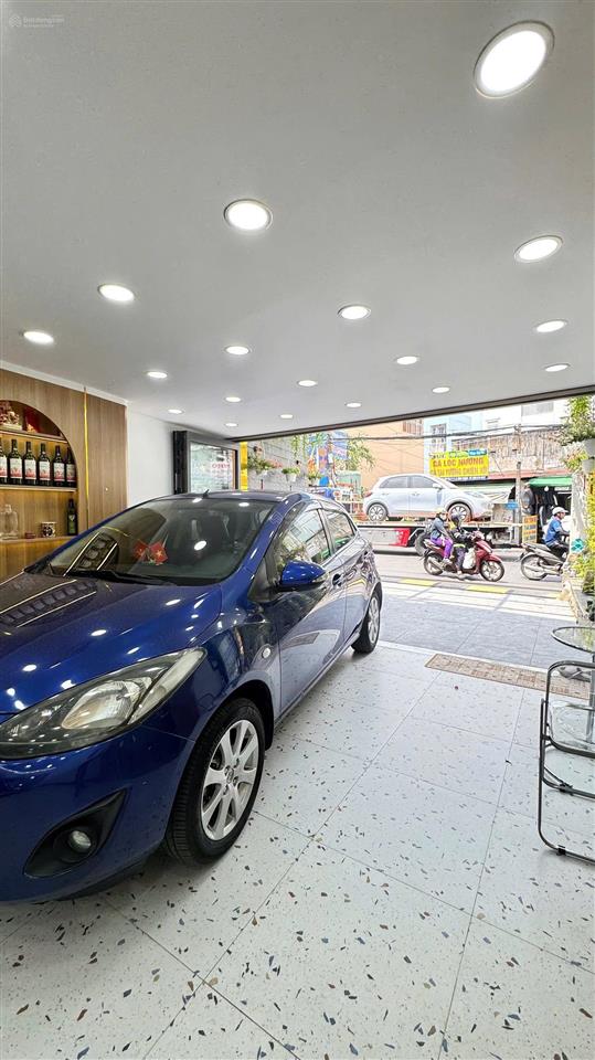 Nhỉnh 10tỷ mặt đường kinh doanh phan văn trị,ngang 5,5m dài 18m, 4 tầng btct