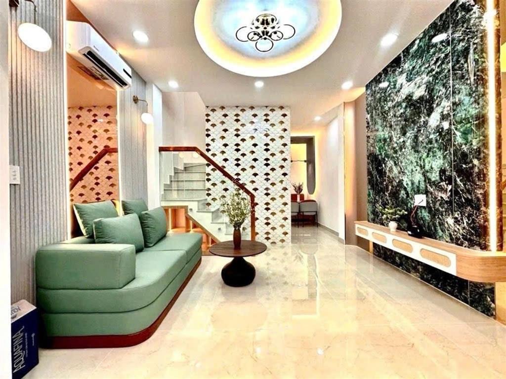 Chỉ nhỉnh 5 tỷ hẻm xe hơi thông ngay ngã tư hàng xanh, bình thạnh. dt 32 m2