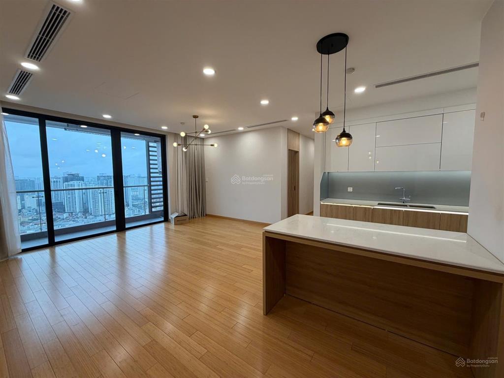 Gia đình có nhu cầu cần bán căn góc cao cấp 4pn 146m² mhd, sổ lâu dài, giá 13,5 tỷ.  0936 242 ***