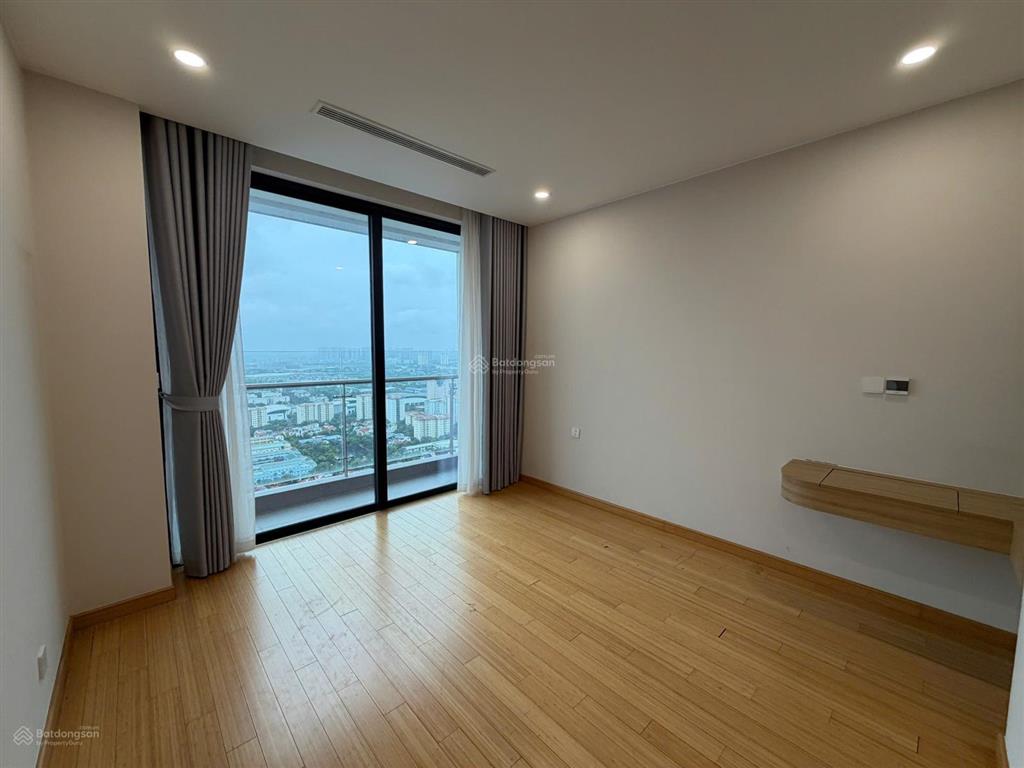 Gia đình có nhu cầu cần bán căn góc cao cấp 4pn 146m² mhd, sổ lâu dài, giá 13,5 tỷ.  0936 242 ***