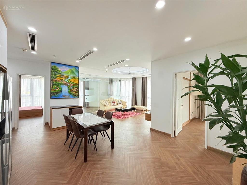 Tôi cần bán căn 4pn chung cư ct3 mễ trì hạ, dt 152m2, giá 10,3 tỷ. 0936 242 ***