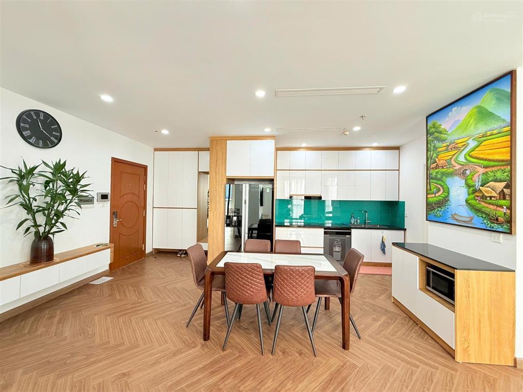 Tôi cần bán căn 4pn chung cư ct3 mễ trì hạ, dt 152m2, giá 9,5 tỷ.  0936 242 ***