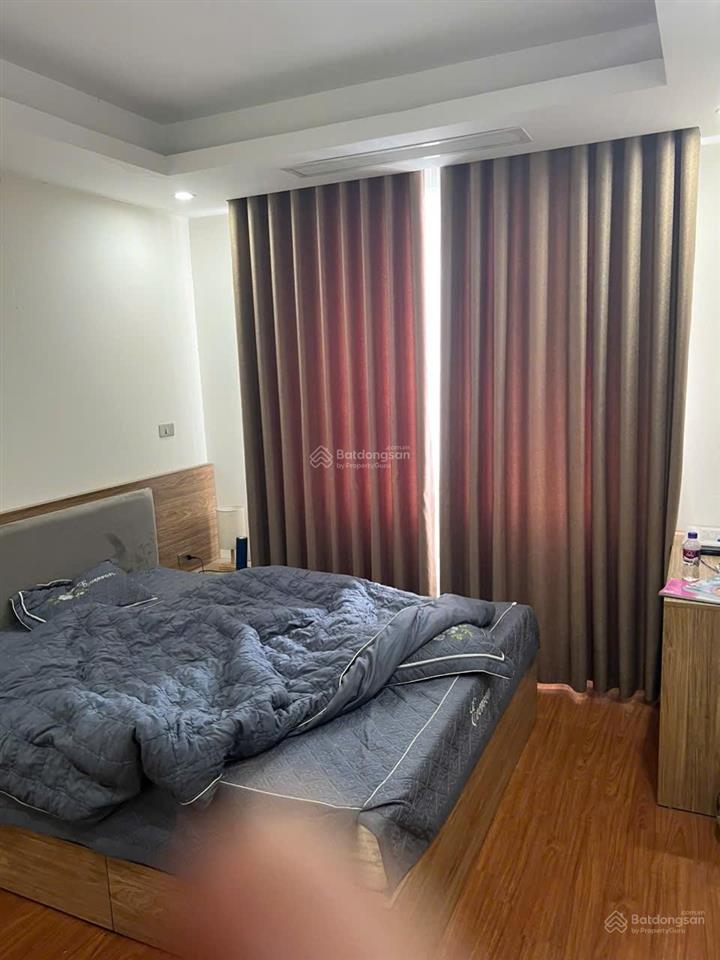 Vợ chồng tôi cần bán căn góc 3pn 135m² tòa watermark tây hồ, view hồ, giá 16 tỷ.  0936 242 ***