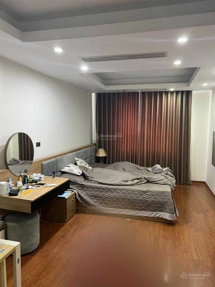 Vợ chồng tôi cần bán căn góc 3pn 135m² tòa watermark tây hồ, view hồ, giá 16 tỷ.  0936 242 ***
