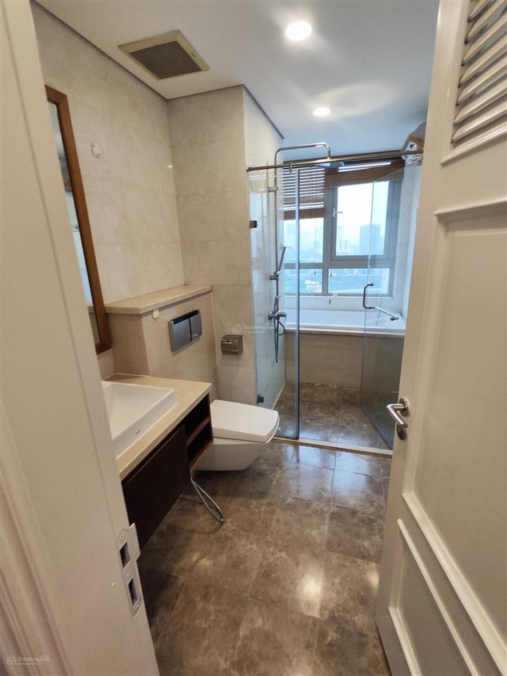 Tôi cần cho thuê căn 3pn 120m2 view hồ, đủ nội thất, cho thuê lâu dài giá 27tr/th.  0936 242 ***
