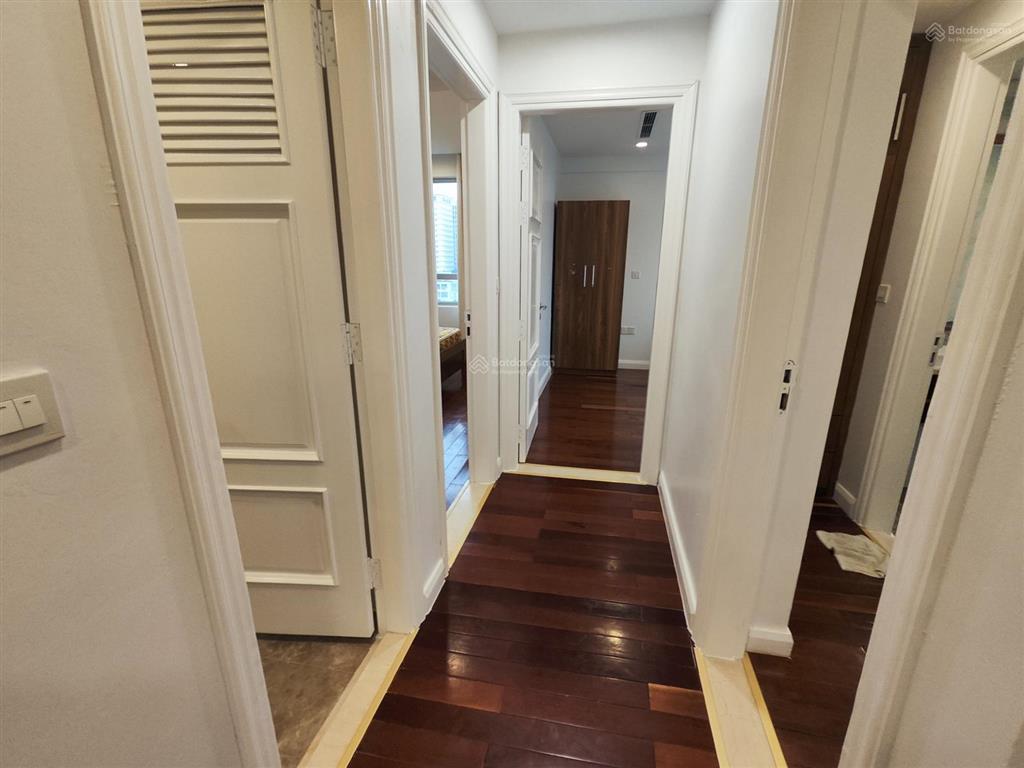 Tôi cần cho thuê căn 3pn 120m2 view hồ, đủ nội thất, cho thuê lâu dài giá 27tr/th.  0936 242 ***