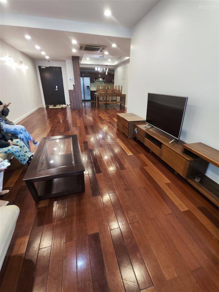 Tôi cần cho thuê căn 3pn 120m2 view hồ, đủ nội thất, cho thuê lâu dài giá 27tr/th.  0936 242 ***