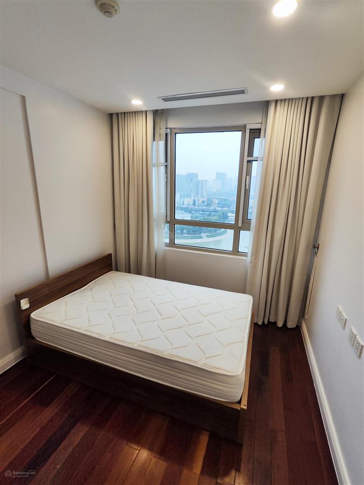 Tôi cần cho thuê căn 3pn 120m2 view hồ, đủ nội thất, cho thuê lâu dài giá 27tr/th.  0936 242 ***