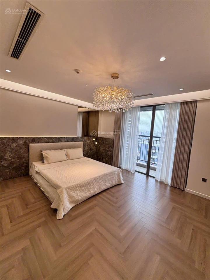 Gia đình cần bán căn 4pn 135m2 căn góc tại thống nhất complex, giá 11 tỷ.  0936 242 ***