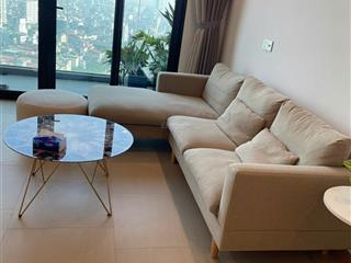 Gia đình cần bán căn 3pn 136m2 góc tòa sky park, sổ lâu dài, giá bán 12 tỷ.  0936 242 ***