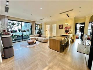 Gia đình cần bán căn 4pn 180m² tòa handiresco lê văn lương, giá 14,5 tỷ.  0936 242 ***