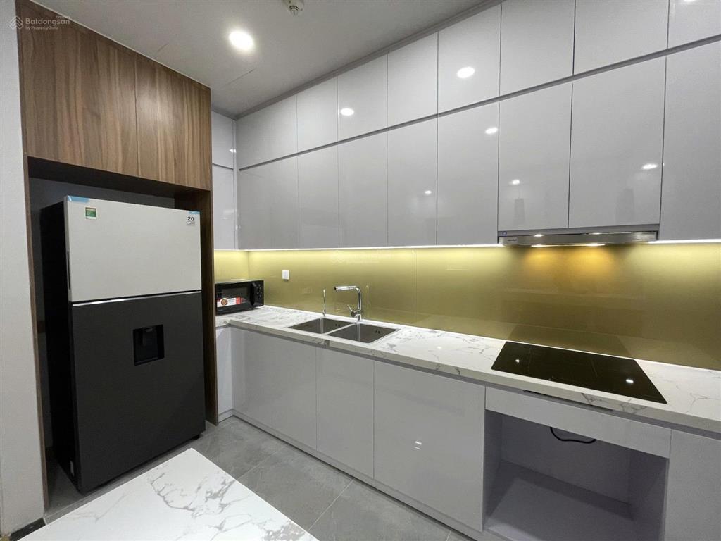 Chính chủ cần cho thuê căn 3pn góc, 145m² tòa brg lê văn lương, giá 30 tr/th.  0936 242 ***