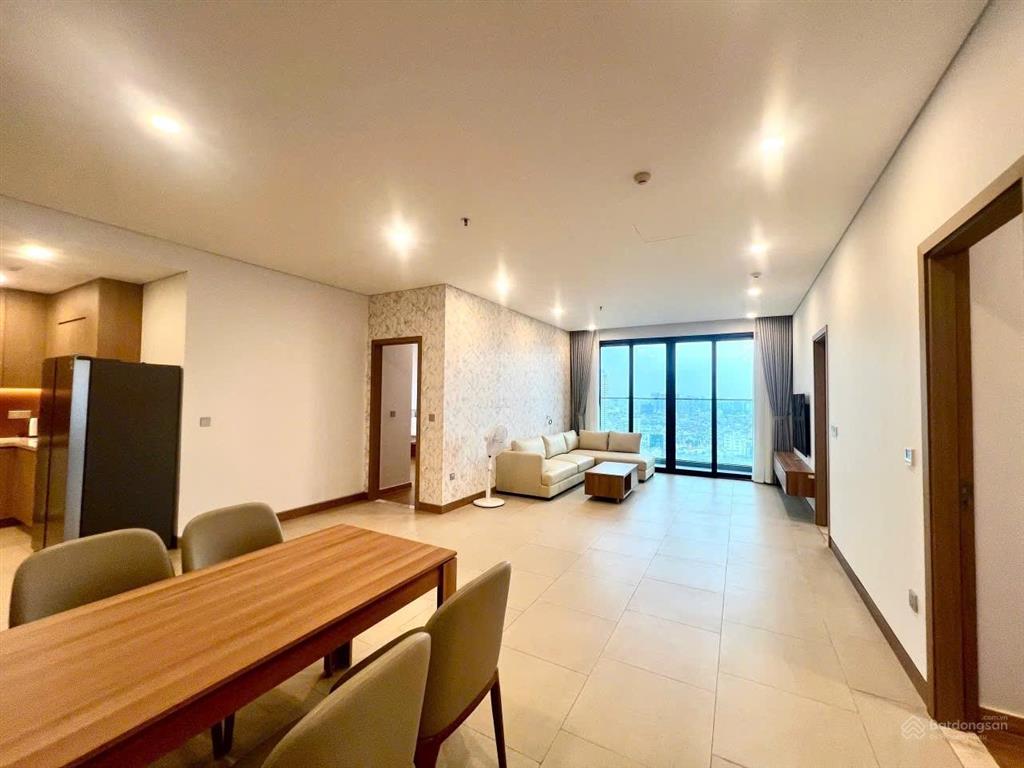 Gia đình cần bán căn 3pn góc, view đẹp tòa mandarin ,dt 178m ,giá 20 tỷ. 0936 242 ***