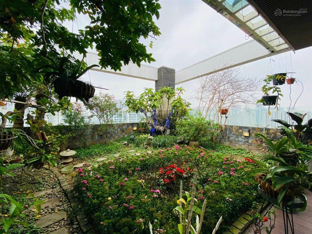 Gia đình tôi cần bán căn 4pn tầng cao 186m tòa hapulico ,sổ đỏ ,giá đầy đủ là 18 tỷ. 0936 242 ***