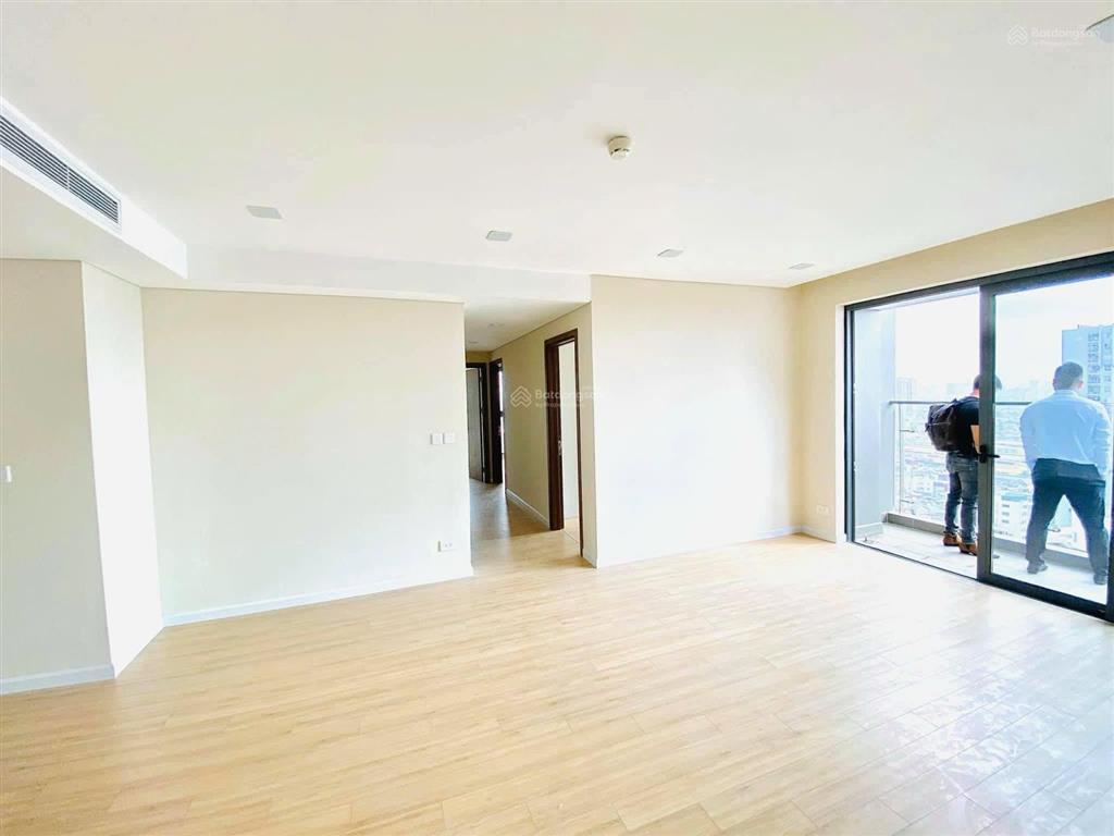 Tôi cần bán căn 2pn 70m tòa sky central ,có slot xe,giá 6,3 tỷ . 0936 242 ***