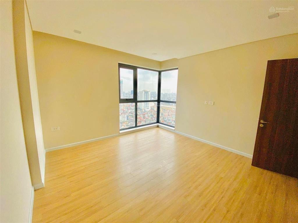 Tôi cần bán căn 2pn 70m tòa sky central ,có slot xe,giá 6,3 tỷ . 0936 242 ***