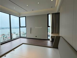 Gia đình có nhu cầu bán căn water mark 145m 3pn, view hồ giá 22 tỷ.  0936 242 ***