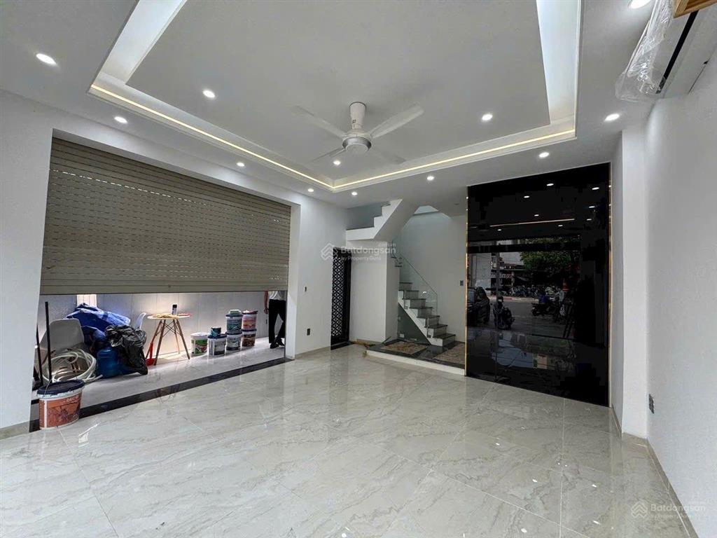 Bán nhà mặt đường quang trung hà đông 50 m 7 tầng thang máy 15 tỷ