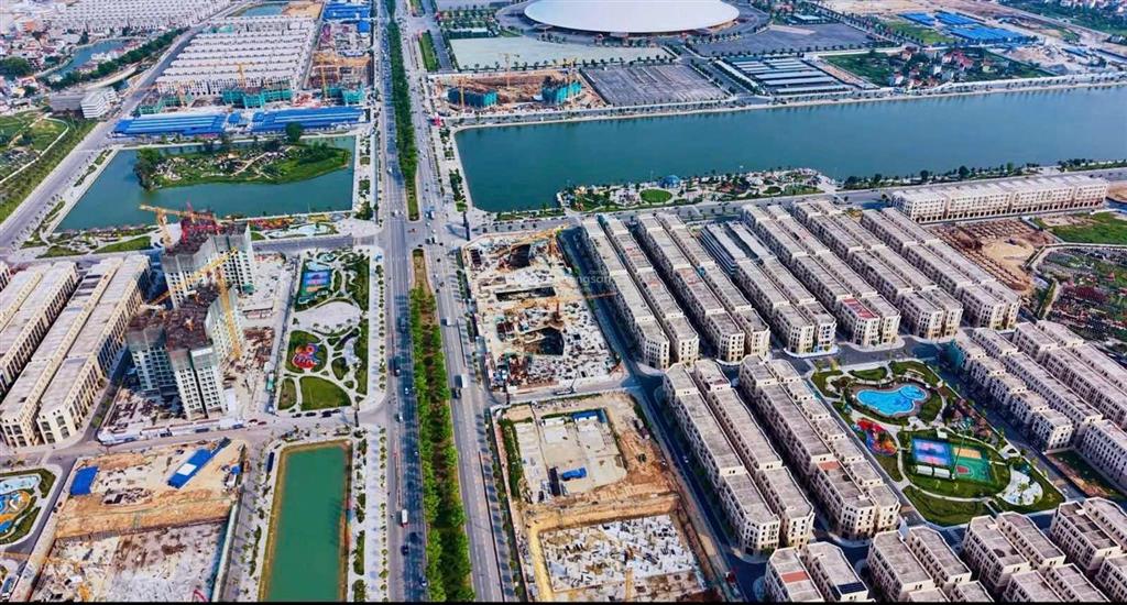 Gà đẻ trứng vàng đối diện 2000 căn hộ chung cư cao cấp