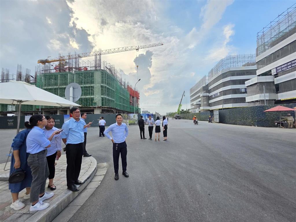 Gà đẻ trứng vàng đối diện 2000 căn hộ chung cư cao cấp