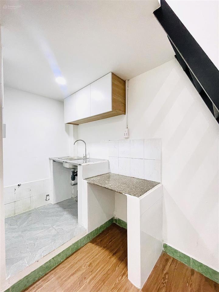 Cho thuê duplex 40m gần vaa, ga t3, etown, cầu vượt hoàng hoa thám