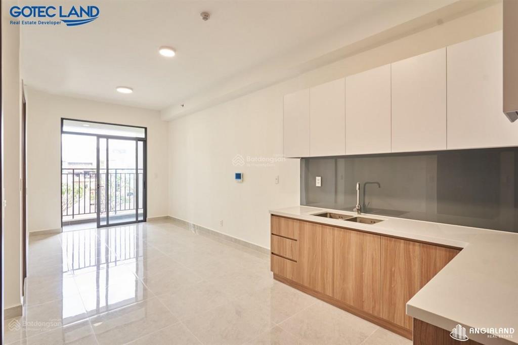 Bán gấp căn hộ 51m2 view hồ bơi giá 3,3tỷ ở trung tâm quận 6. saigon asiana