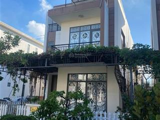 Bán gấp biệt thự trần anh,view sông đã hoàn hiện,112m2.giá 3tỷ9. sổ hoàn công, trung tâm bến lức.