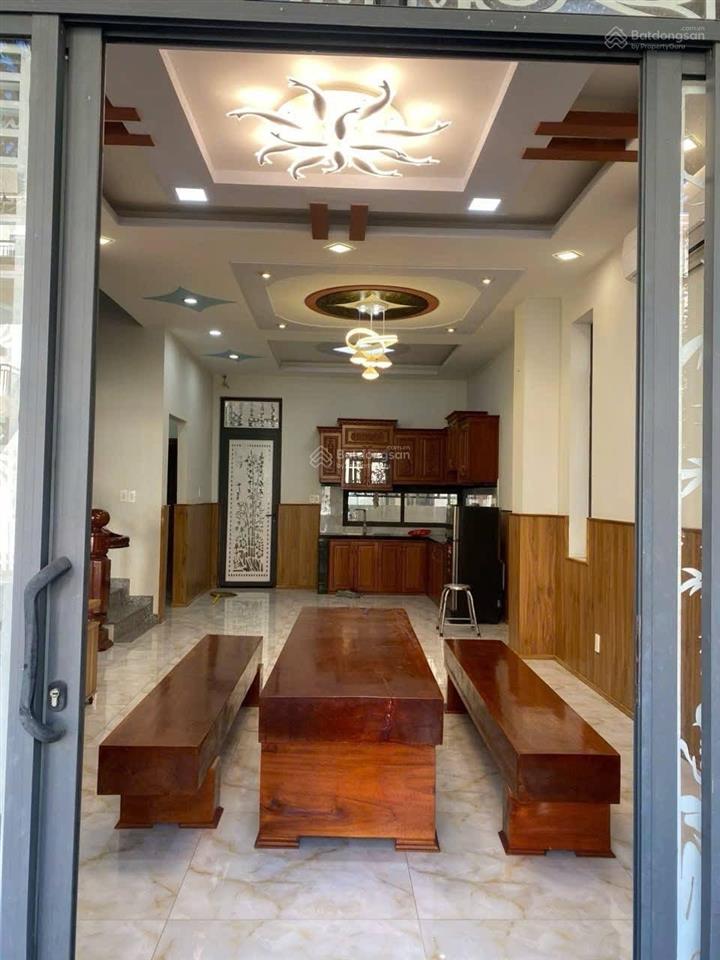Bán gấp biệt thự trần anh,view sông đã hoàn hiện,112m2.giá 3tỷ8. sổ hoàn công, trung tâm bến lức.