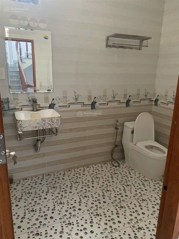 Bán gấp biệt thự trần anh,view sông đã hoàn hiện,112m2.giá 3tỷ8. sổ hoàn công, trung tâm bến lức.