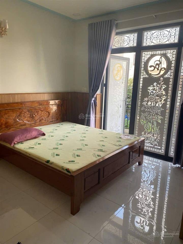 Bán gấp biệt thự trần anh,view sông đã hoàn hiện,112m2.giá 3tỷ8. sổ hoàn công, trung tâm bến lức.