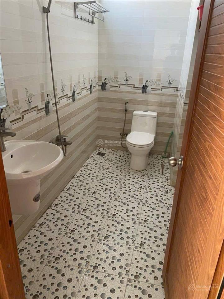 Bán gấp biệt thự trần anh,view sông đã hoàn hiện,112m2.giá 3tỷ8. sổ hoàn công, trung tâm bến lức.