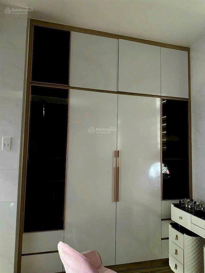 Cho thuê biệt thự view sông, 120m2. đầy đủ nội thất, giá chỉ 10triệu/tháng. ở trần anh riveside