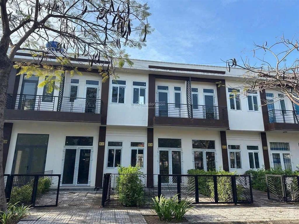 Chủ ngộp bán gấp căn nhà phố 1trệt 1 lầu 1 lửng giá 1tỷ750(full). sổ hồng riêng ở trần anh riveside