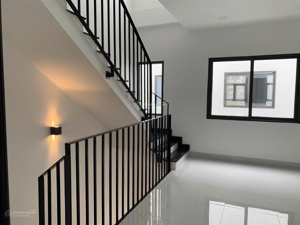 Bán gấp căn nhà phố mặt tiền ql1a. đã hoàn thiện, 5x15 giá 3tỷ2 ở long phú residence. sổ hồng riêng