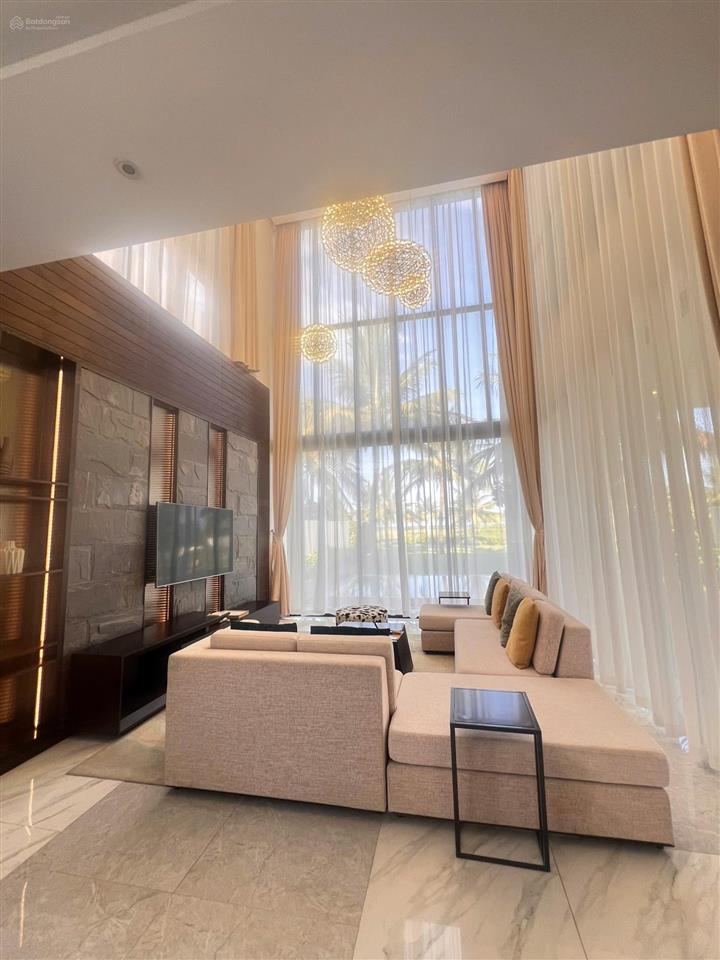Bán cắt lỗ căn biệt thự vinpearl view biển, rất gần biển giá chỉ 10,5 tỷ.  0933 999 ***