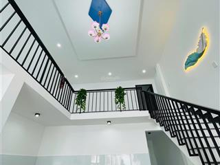 Nhà xinh đón tết  kiệt ô tô bình kỳ thông mai đăng chơn