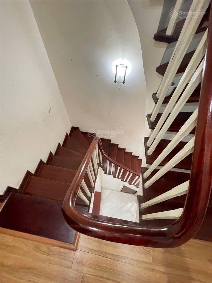 Bán nhà riêng hoàng quốc việt 56m2, phân lô ô tô tránh, kinh doanh, full nội thất ở ngay