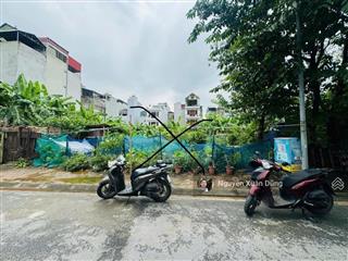 Đường rộng 3 ô tô tránh vỉa hè 3m  kinh doanh đỉnh  mảnh đất hiếm còn xót tại khu vực