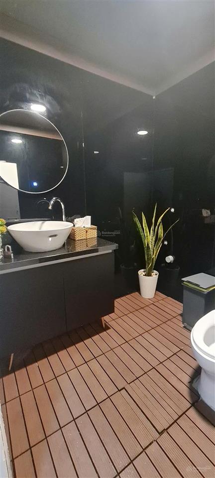 Xuất cảnh bán gấp  bán nhà lê thánh tôn 43m² 4 tầng  15.5 tỷ