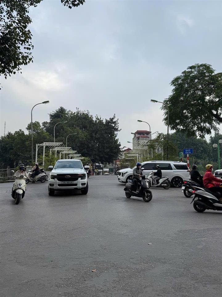 NHÀ RIÊNG  YÊN HOÀ - GẦN TRƯỜNG HỌC- PHÙ HỢP GIA ĐÌNH TRẺ GẦN PHỐ- TIỆN ÍCH ĐẦY ĐỦ