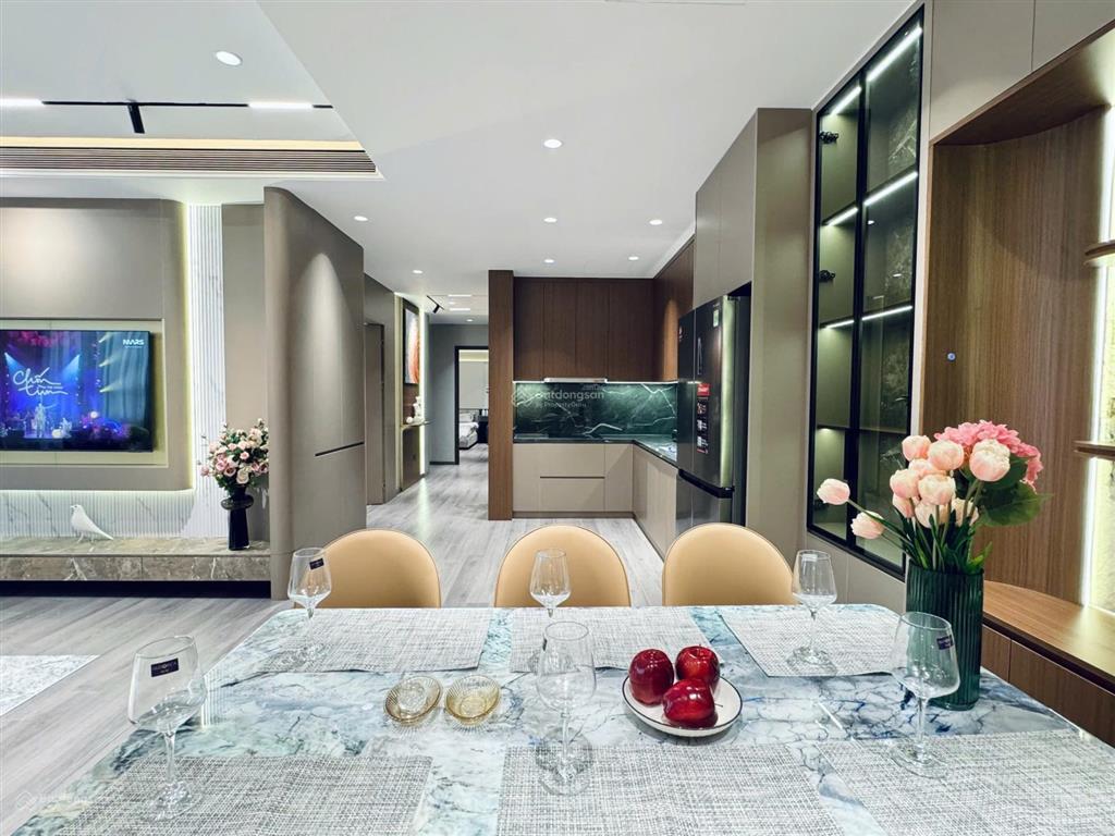 Vợ chồng e cần tiền bán ch tại thăng long number one 112m2 3pn tầng đẹp,bc đông nam.0987 362 ***