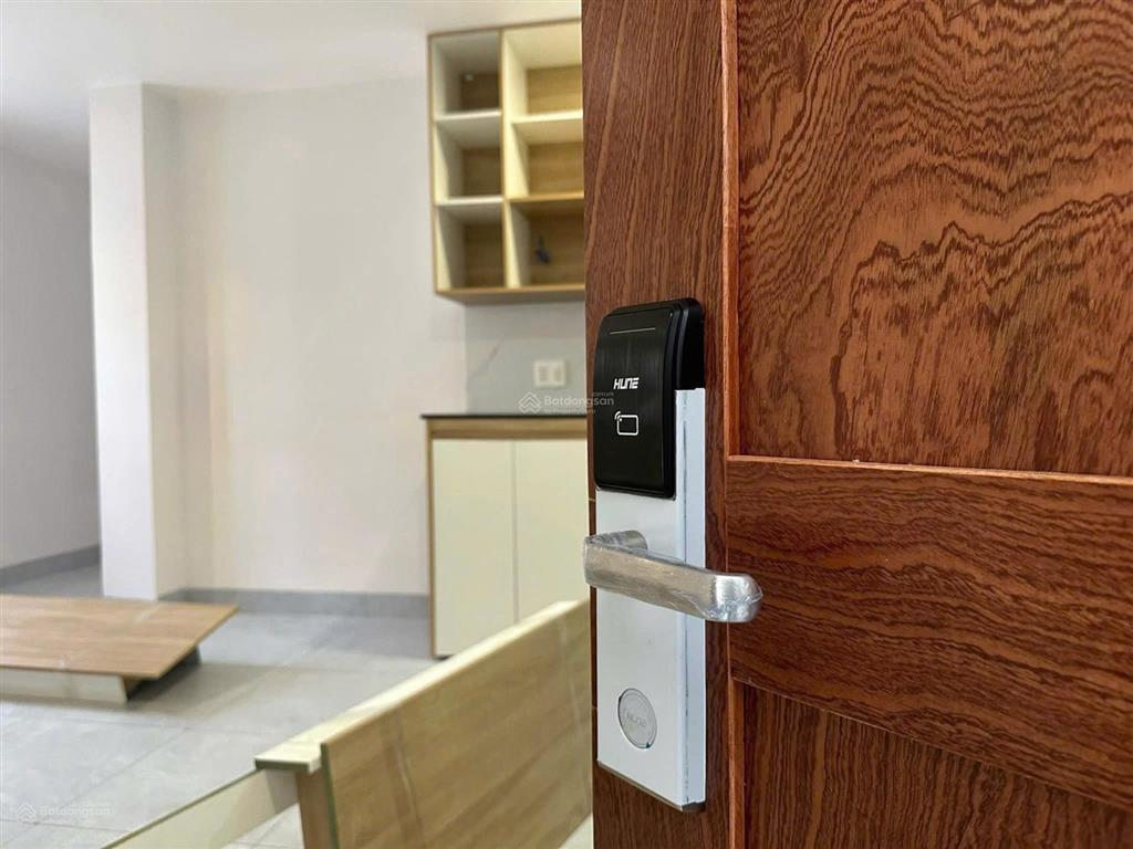 Khai trương phòng cửa sổ lớn  gần chợ bà chiễu  giáp q1, phú nhuận.