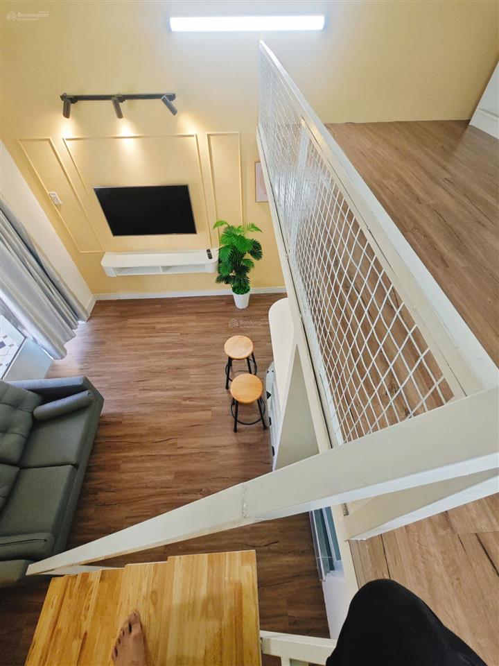 Căn hộ có gác, cửa sổ lớn, máy giặt riêng, 40m2, gần chợ bà chiễu, phan xích long giáp q1 phú nhuận