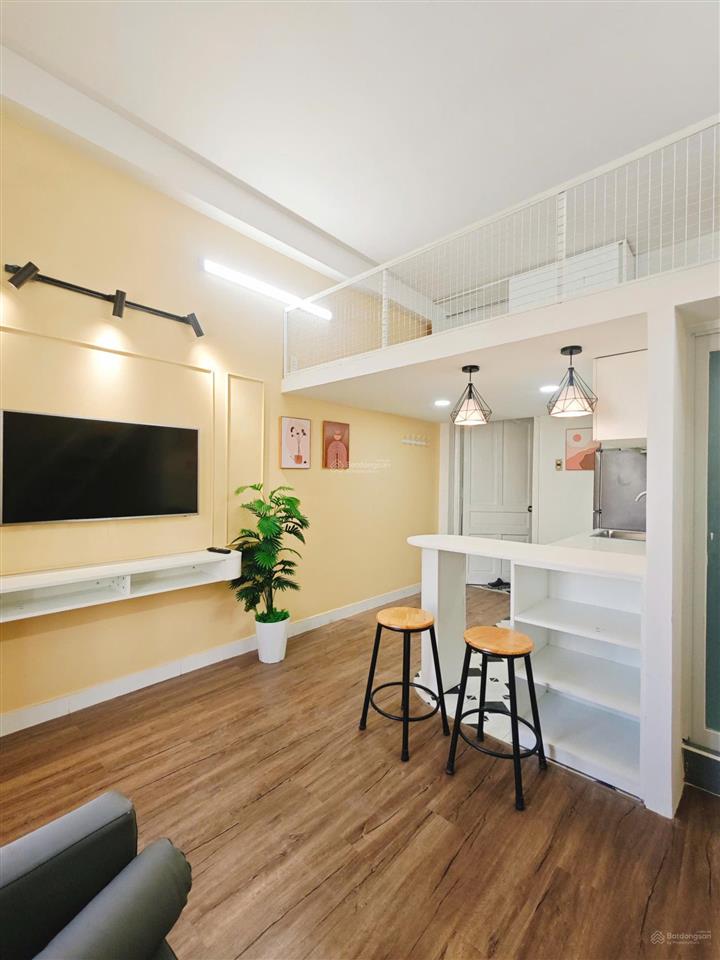 Căn hộ có gác, cửa sổ lớn, máy giặt riêng, 40m2, gần chợ bà chiễu, phan xích long giáp q1 phú nhuận
