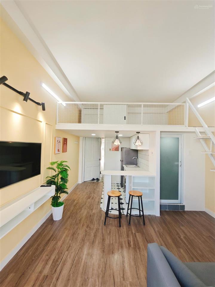 Căn hộ có gác, cửa sổ lớn, máy giặt riêng, 40m2, gần chợ bà chiễu, phan xích long giáp q1 phú nhuận
