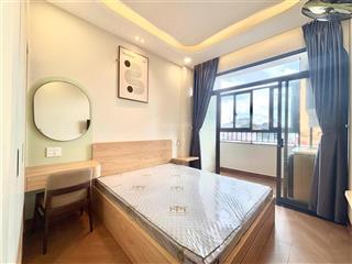 Căn hộ đầy đủ nội thất, cửa sổ thoáng, máy giặt riêng  gần chợ bà chiễu giáp q1, q3  0976 649 ***