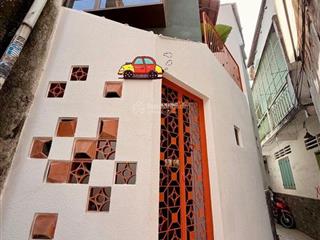 Nhà đẹp 2 tầng dt 32mcô giang  phú nhuận