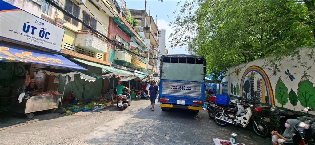 Mặt tiền lô góc dt 52m3 tầngcao thắngf phú nhuận