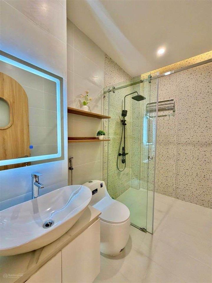 Bán nhà huỳnh văn bánh, phú nhuận, 5 tầng,